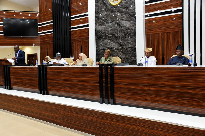 A Cross-Section of Dignitaries and Discussants.